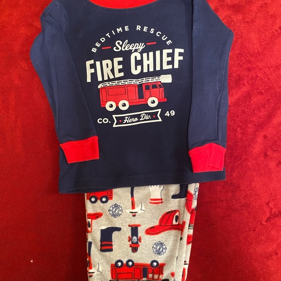 Carter’s.. Boys 2T pjs - Picture 2 of 5